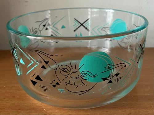 Vintage PYREX #7201 Star Wars Yoda & Lightsabers 4-Cup Round Glass Storage Bowl