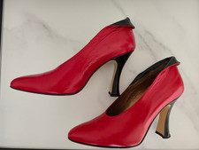 Damen Pumps rot Gr. 38  sehr gut erhalten wenig getragen Absatzhöhe 9cm.