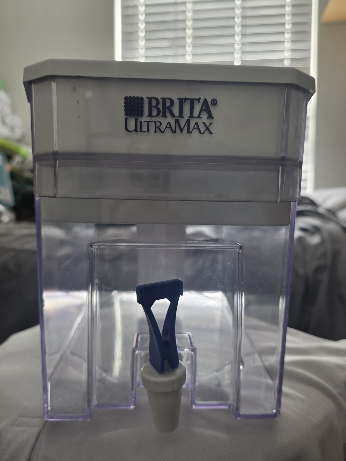 USED ORIGINAL BRITA LARGE 18 CUP FILTERED WATER DISPENSER 2 