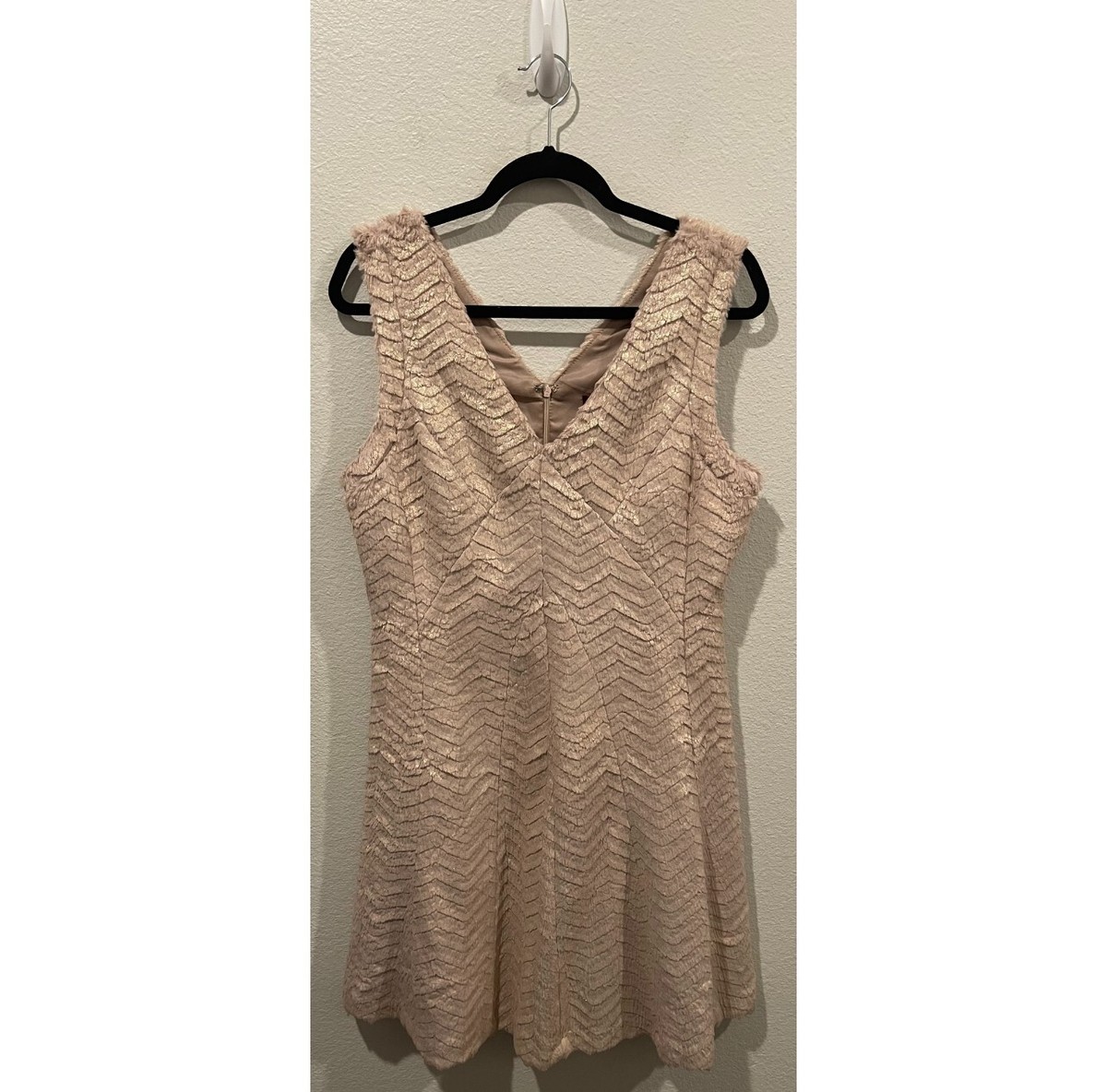 LINE & DOT Rose Gold Faux Fur Sleeveless V-Neck A-Line Mini Dress Size L |  eBay