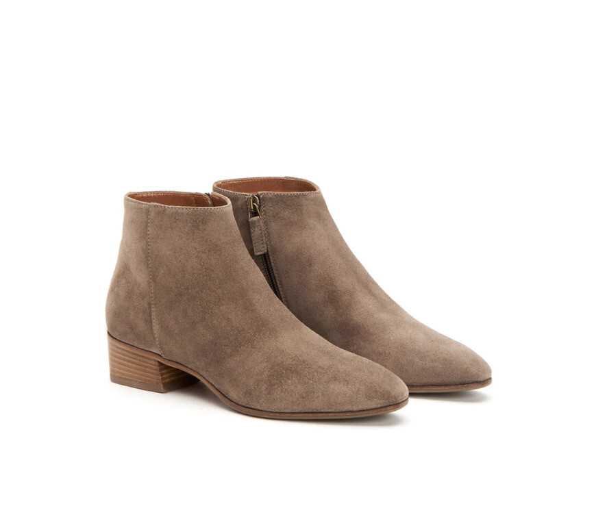 Italy suede boots 11M 