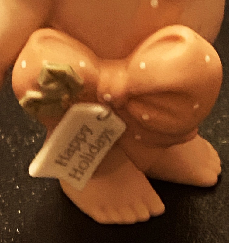 Christmas Bow Figurine Enesco Rose O'Neill kewpie Kewpies 1993 4 1/4 inches