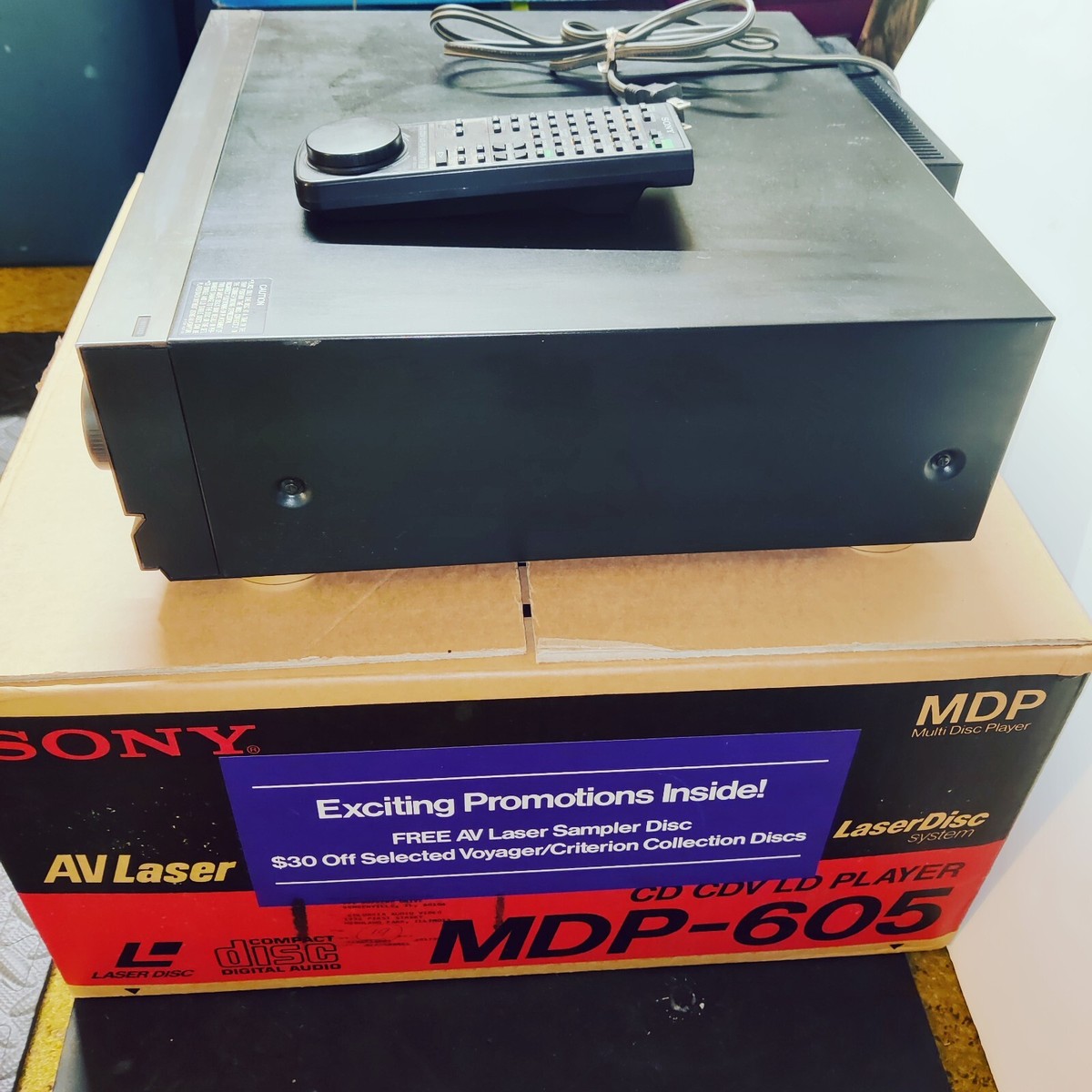Sony MDP-605 Laserdisc Player CD CDV LD W/ Box *Works* *One Sony MDP-605 Laserdisc Player CD CDV LD W/ Box *Works* *One