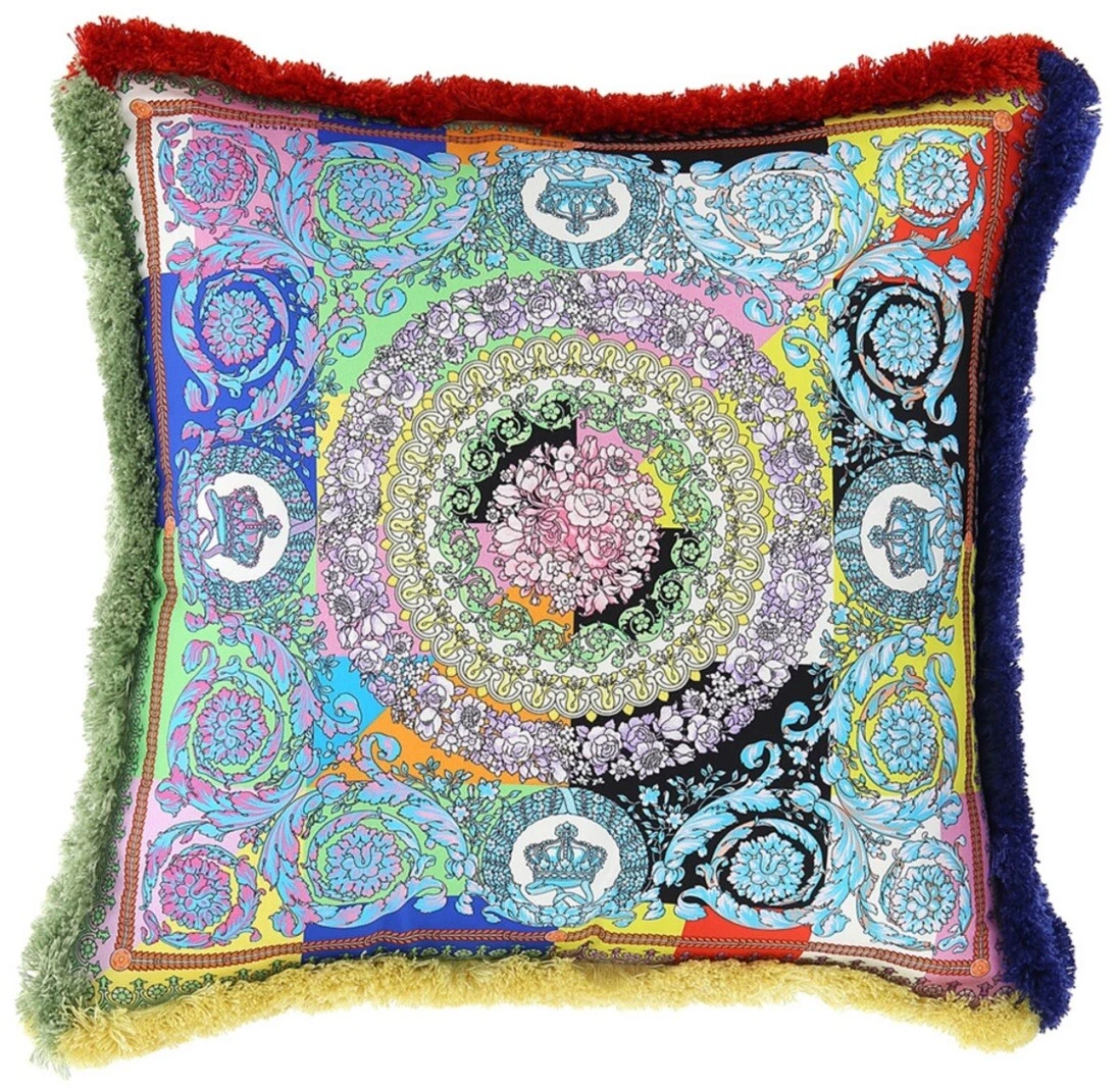 Versace logo-patch cushion - Black