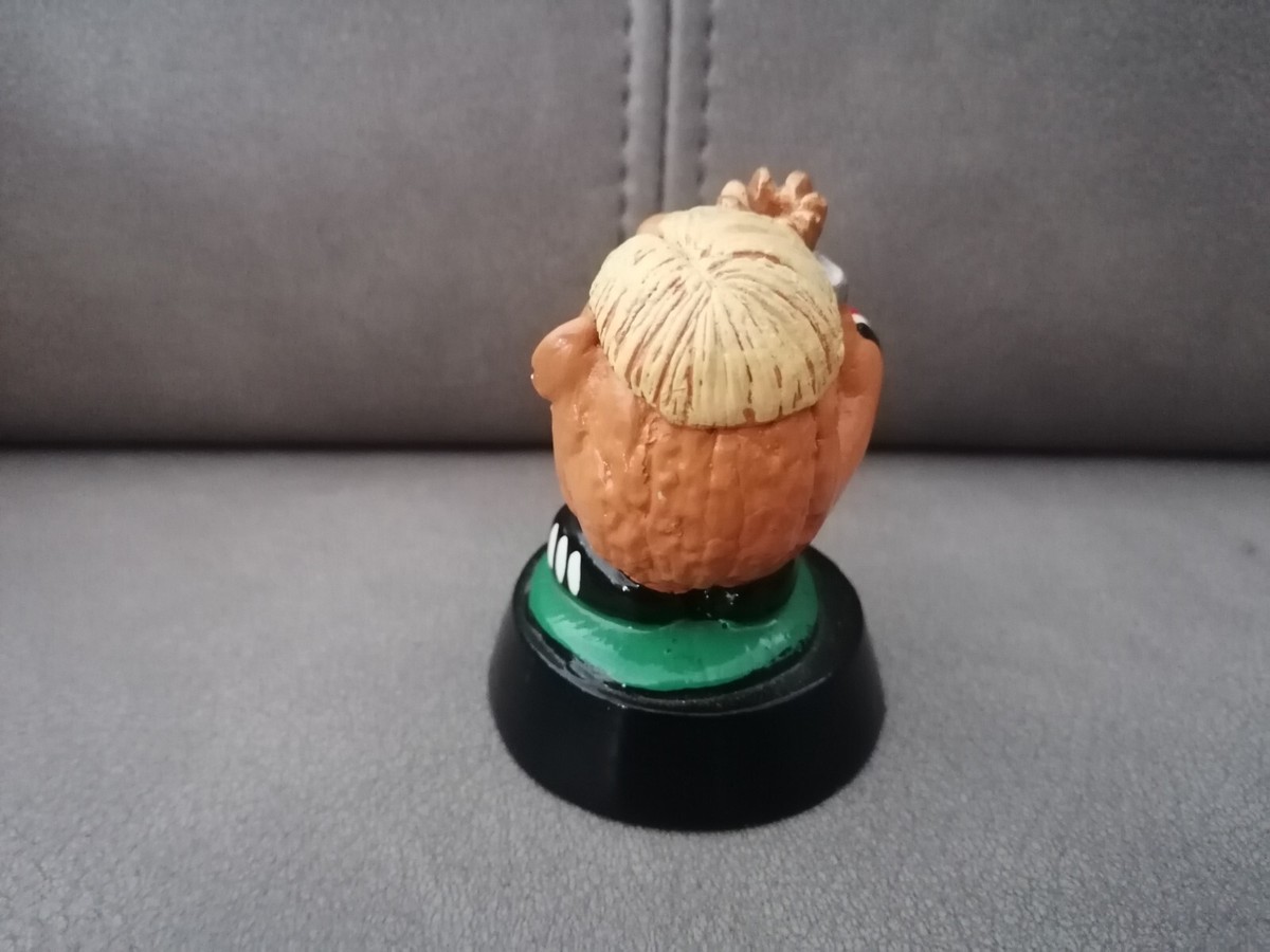RARE 90s MANCHESTER UNITED NUT FOOTBALL FIGURE CHAMPIONS 92-93 NOT