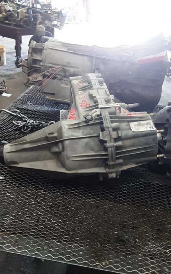 GMC Yukon XL 1500 2007-2014 montaje de caja de transferencia OEM Foto 4 de 4