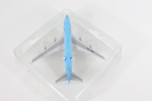 Phoenix 1:400 Scale Korean Air Boeing 747-400 "HL7402" - Picture 6 of 6