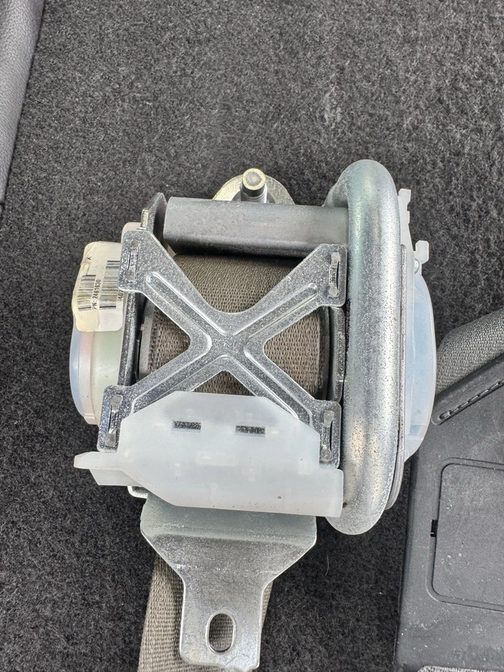 Used Front Right Seat Belt Front fits: 2014 Honda Accord Sdn passenger retractor - Image 2 of 4
