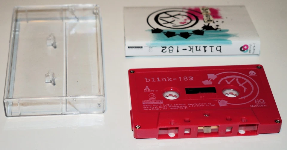 Blink-182 - 2015 USA Ltd Edition Pink Case Audio Cassette Tape - Geffen SRC079-C - Image 4 of 4