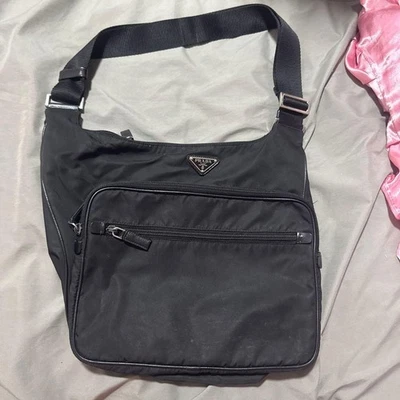 Authentique sac à bandoulière en nylon PRADA noir poches zippées Italie logo ... - Photo 1/4