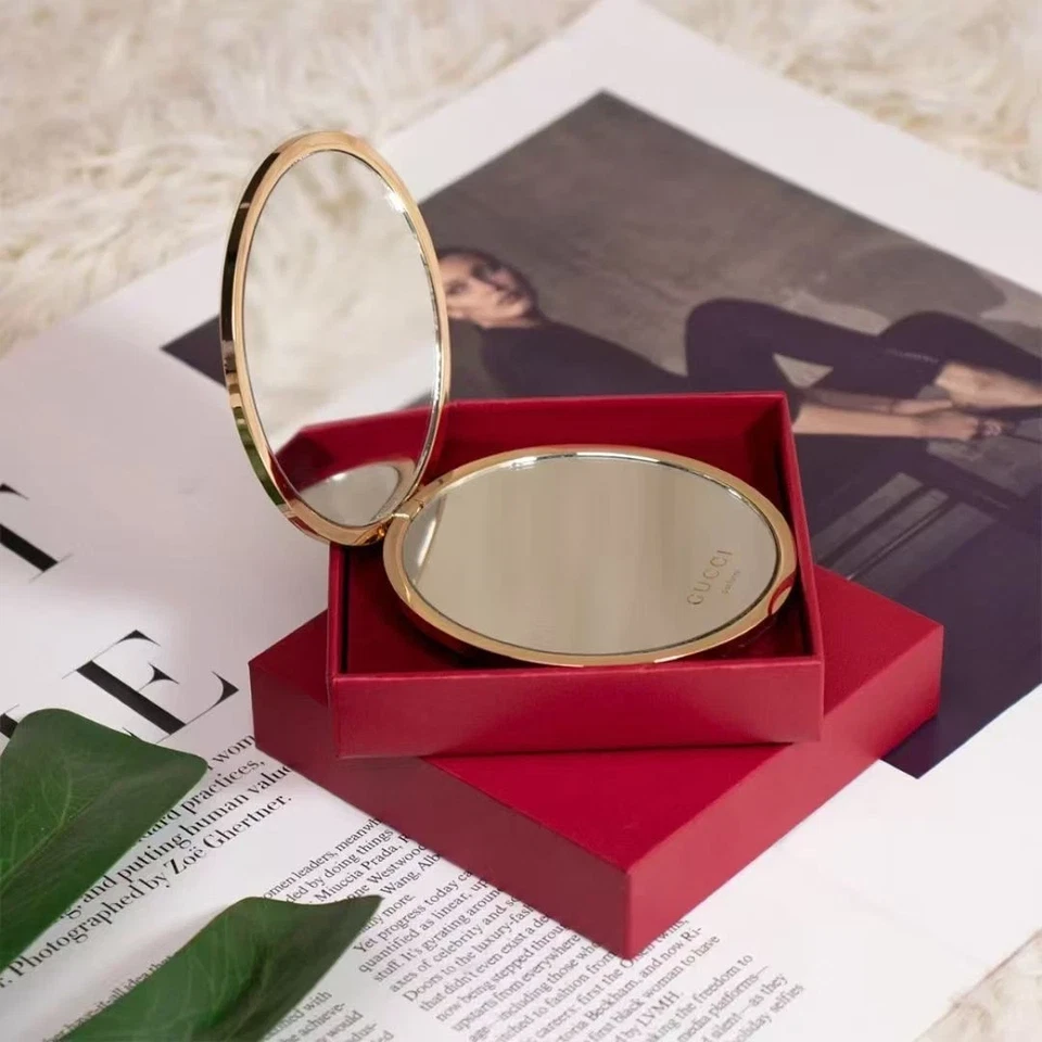 Espejo compacto maquillaje belleza cosmética Gucci en patrón dorado con caja nueva Foto 3 de 4