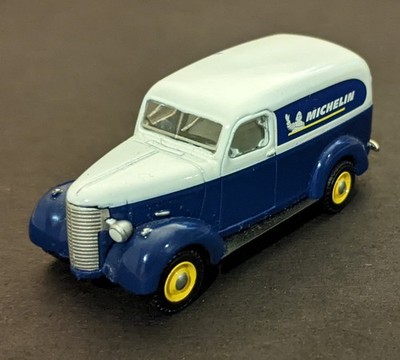 Michelin Man 1939 Chevy Panel Truck Diecast 2018 Greenlight Running On Empty
