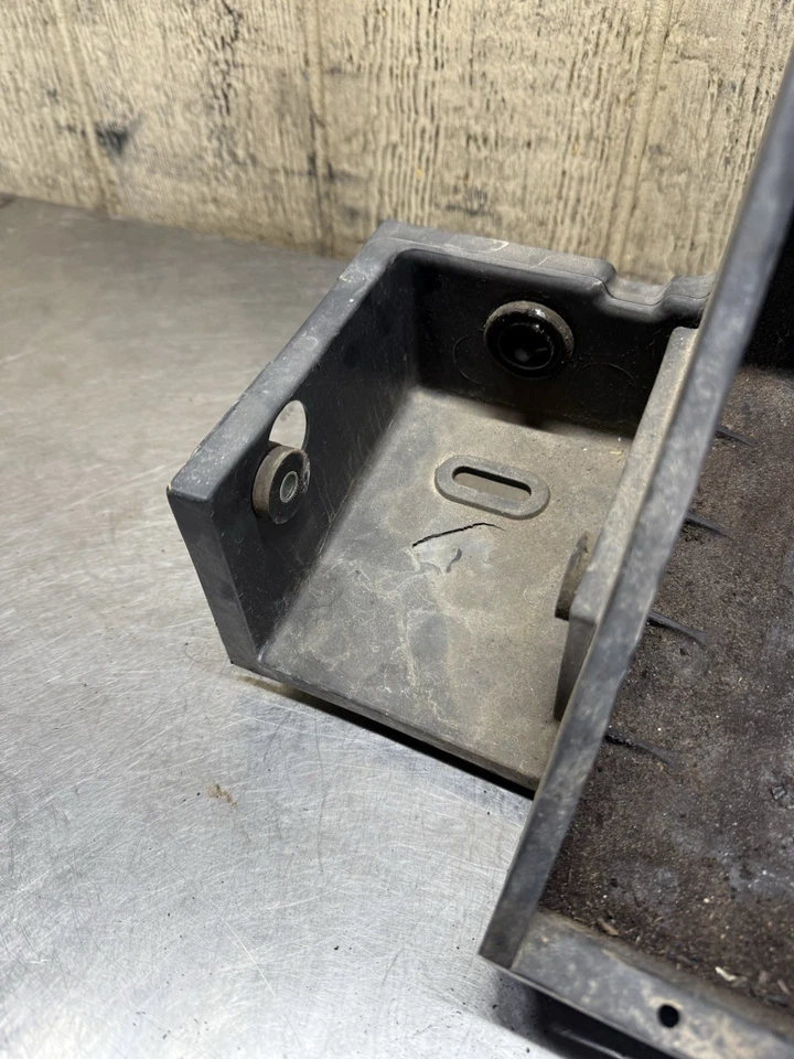 Dodge RAM 2500 3500 2002-2005 Driver LH bandeja de batería izquierda OEM Foto 2 de 4