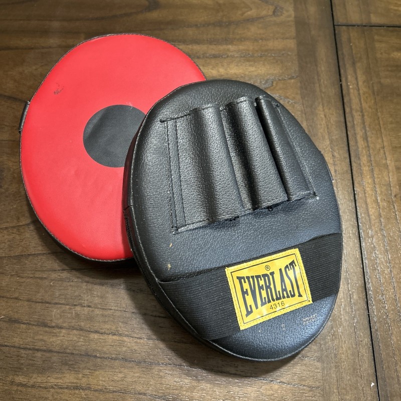 Everlast Boxing Shield