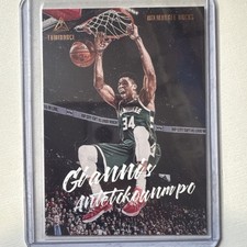 2019-20 Panini Chronicles Red Ruby #155 Giannis Antetokounmpo Luminance - BSK