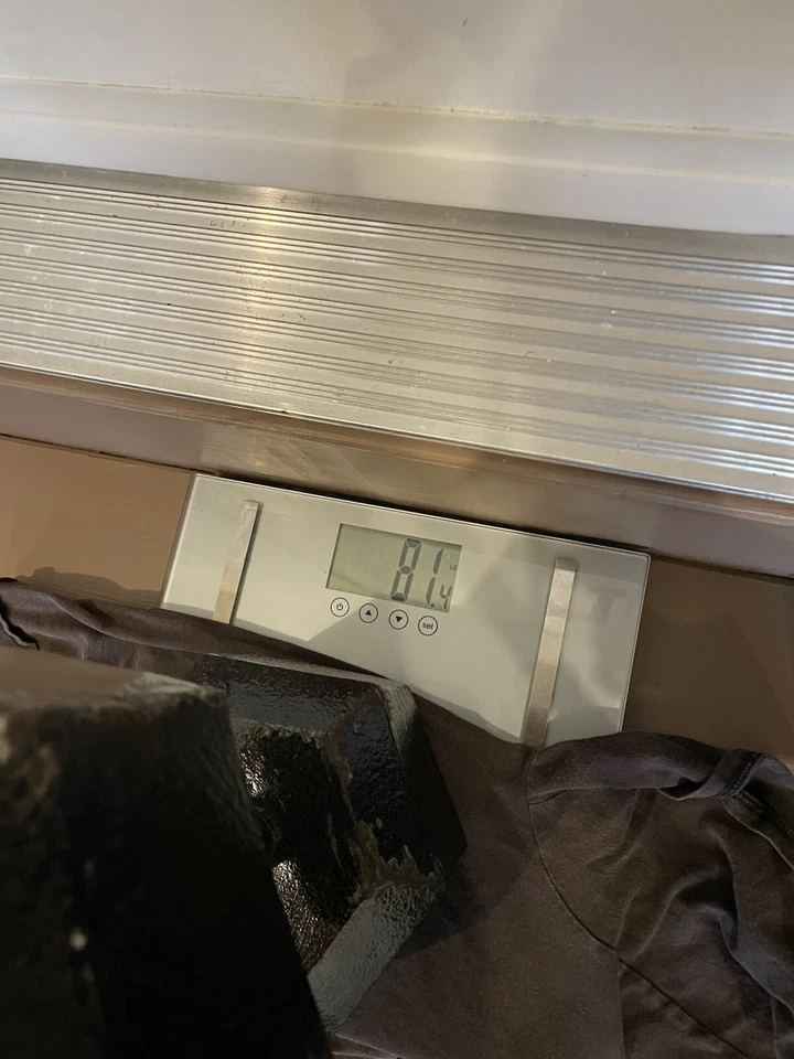 80 Pound Cast Iron Solid Hex Dumbells Set Of 2 ( **PICKUP ONLY!*) - Image 4 of 4