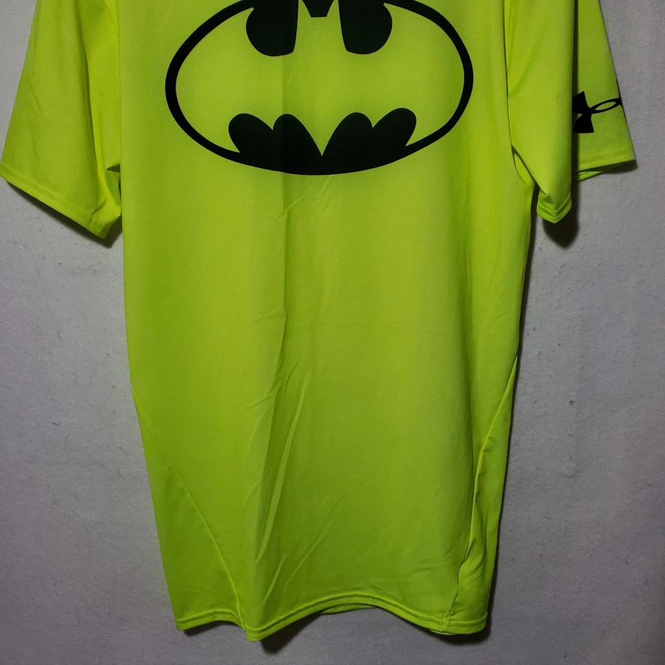 Camisa de compressão Under Armour Batman masculina logotipo grande gola redonda verde  - Imagem 4 de 4