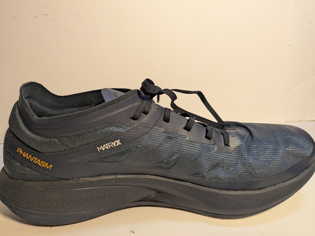 Salomon Shoes Men display picture 2