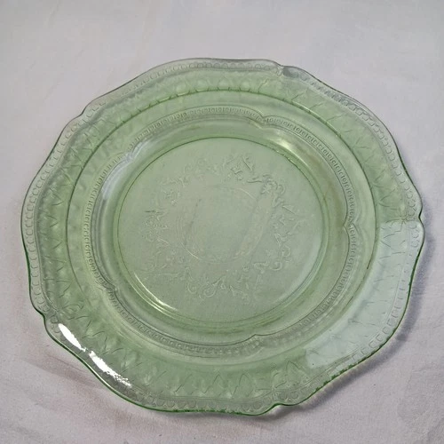 Hazel Atlas_ Florentine_ Green Depression Glass_ Dinner Plate_ #1_ Uranium_1932