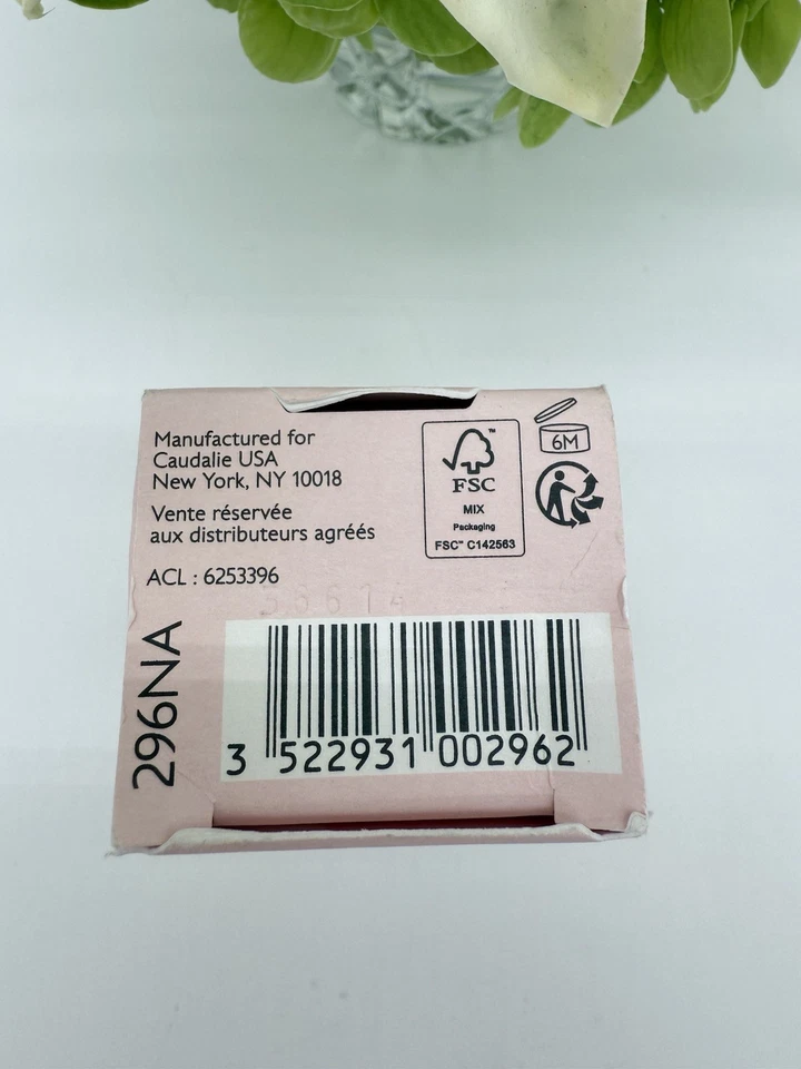 Crema gel reafirmante de ojos Caudalie Resveratrol Lift 0,5 oz / 15 ml Foto 2 de 2