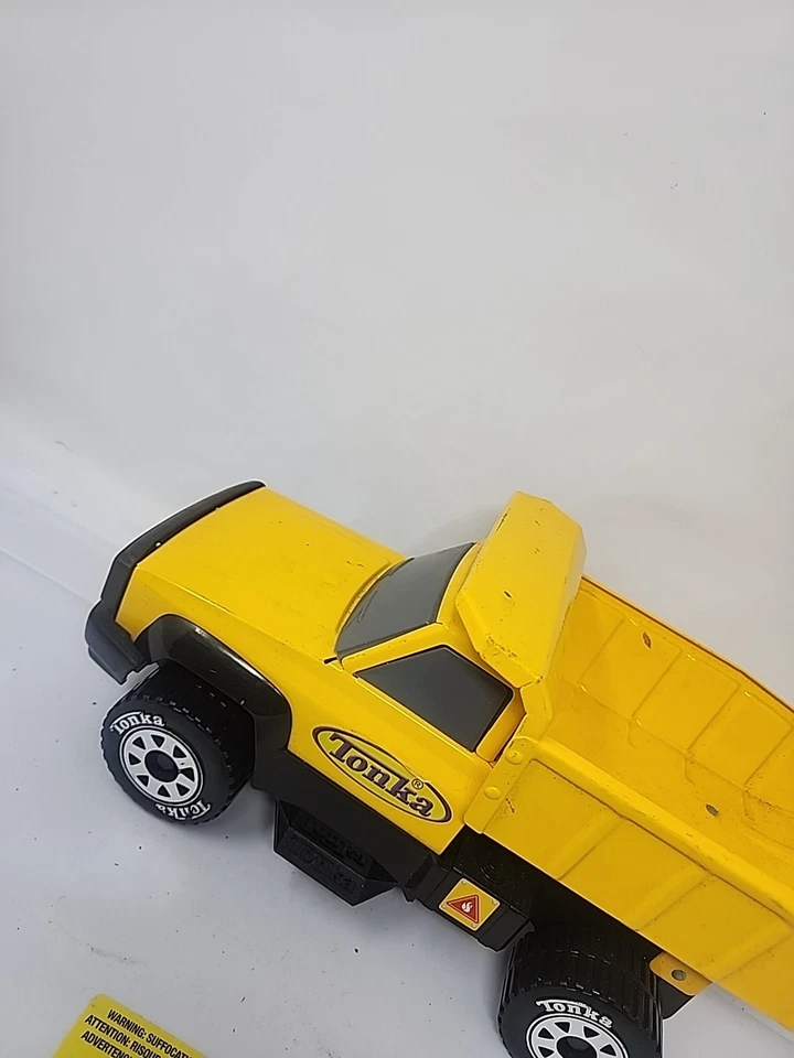 Vtg 2001 Tonka Dump Truck Yellow Metal Pressed Steel 4 Wheels Toy - Image 2 of 4