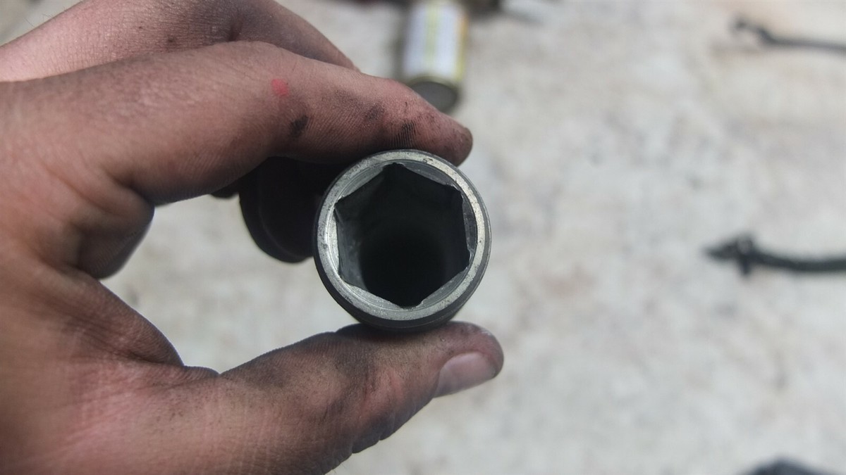 04 Kawasaki ZX1200 ZX 1200 B ZX12 Ninja Swingarm Swing Arm Bolt