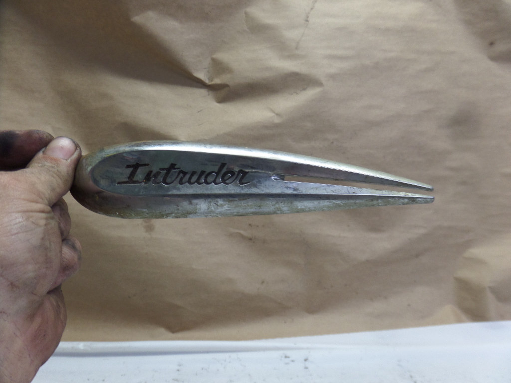 1998 SUZUKI VS 1400GL LEFT SIDE GAS TANK EMBLEM | eBay