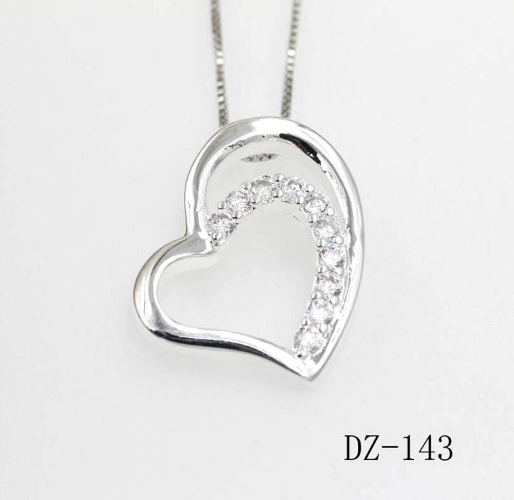 925 Sterling Silver Plating Women Fashion Heart Shaped Crystal Pendant