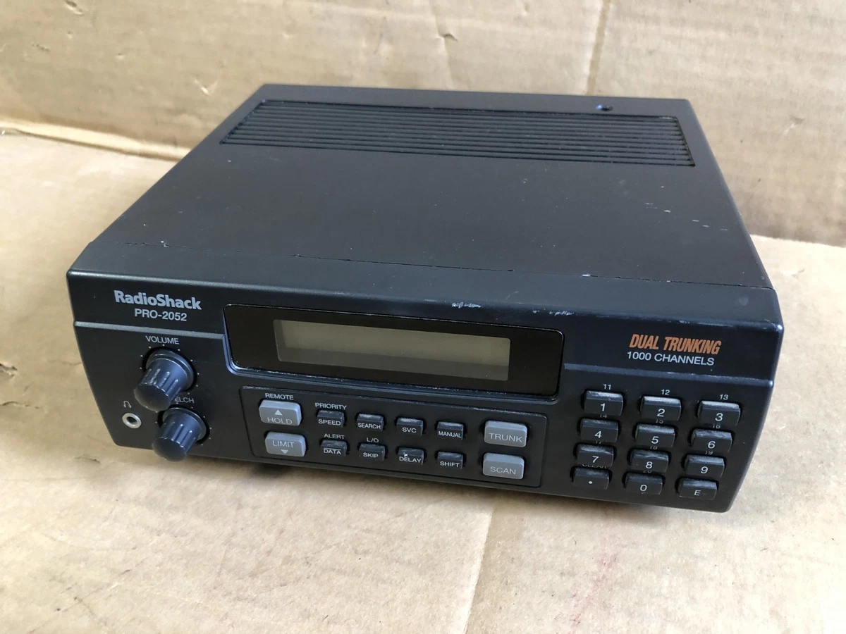 RadioShack PRO-2052 Dual Trunking Scanner 1000 Channels As Is