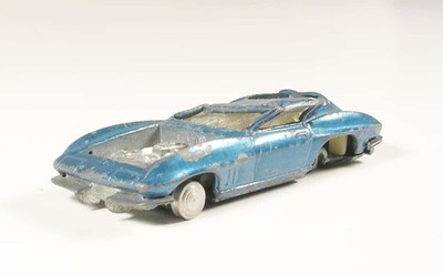 MINI-DINKY CHEVROLET CORVETTE STINGRAY C2 MECCANO HONGKONG SCHROTTPLATZ ERSATZTEILE CTX