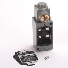 NEW IN BOX Allen-Bradley 802T-NP Oil Tight Limit Switch