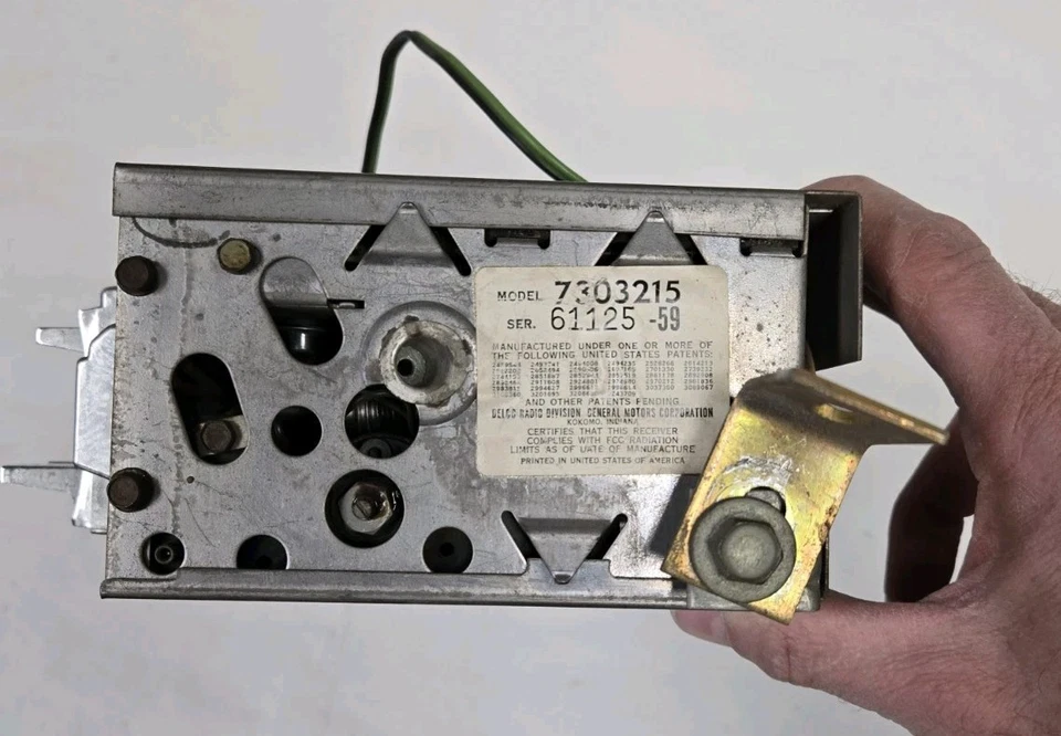 Cadillac Deville Fleetwood 1967-68 radio AM FM OEM GM 7298925 Foto 3 de 4