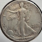 1943-D WALKING LIBERTY SILVER HALF DOLLAR  ~ 90% SILVER ~ (Lot 0898)