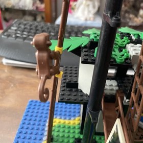 Vintage LEGO Pirates Forbidden Island (6270) Complete with figures, instructions