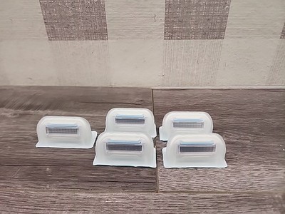 Gillette Venus Razor Blade Refills, Deluxe Smooth Sensitive 5 Blade Pack of 5  