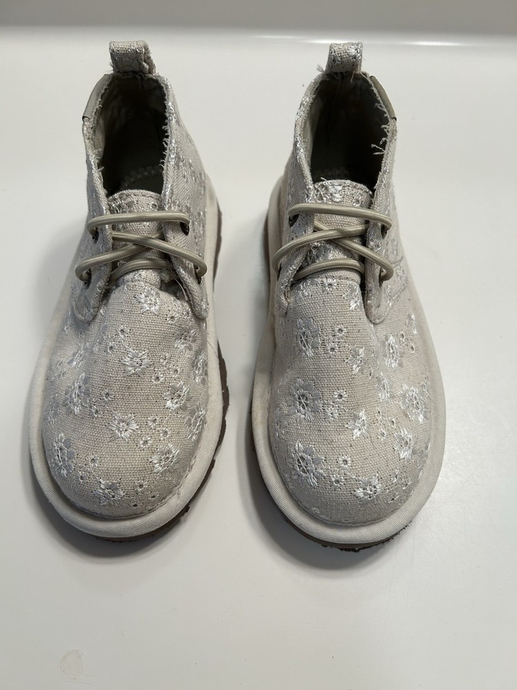 BearPaw Girls Skye Chukka Ankle Boots NWOT Size 12 NWOT No box