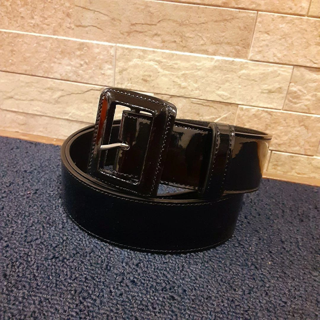 Ceinture noire Christian Dior   accessoire élégant polyvalent incontournable pour toutes les mers