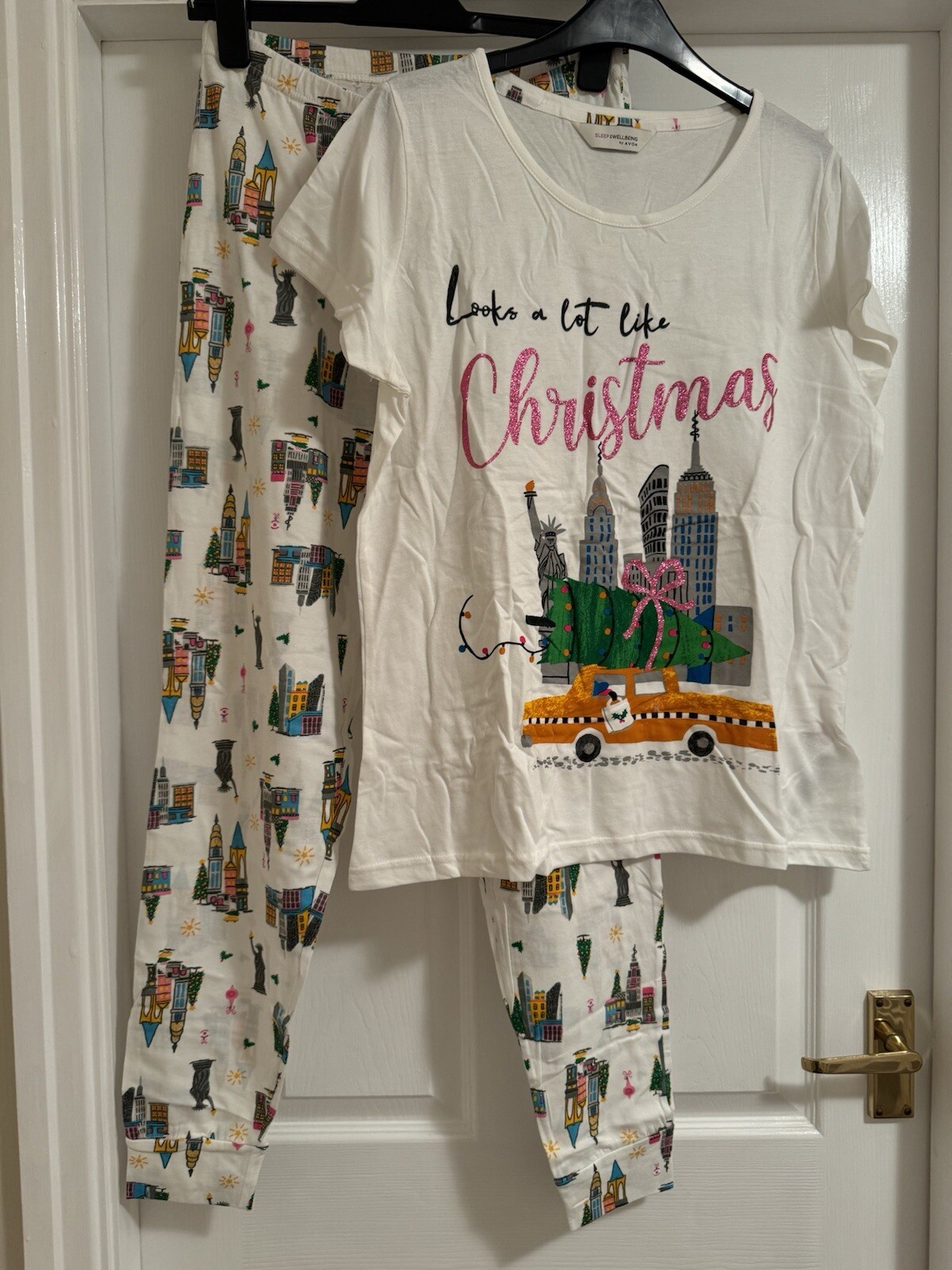 Avon Womens New York Christmas Pyjamas Size 12-14 NEW