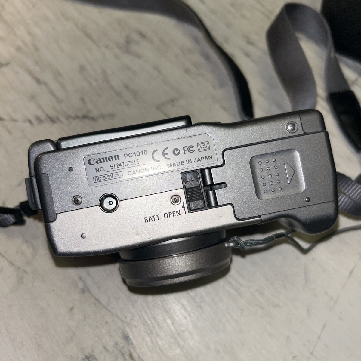 Canon PowerShot G2 - W/ Charger, No CF Card Needs New