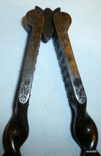 Antique Victorian Hammered Ornate Nut Cracker Lobster Tool - 第 7/9 張圖片