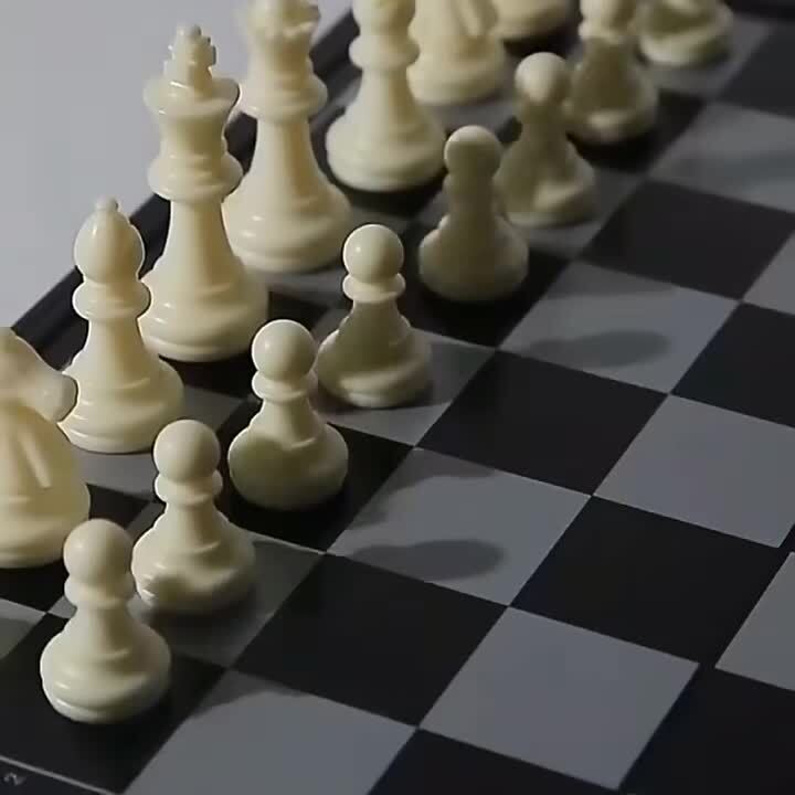 Chess Set With Chessboard 32 Gold Silver Chess Pieces Magnetic - Main Image