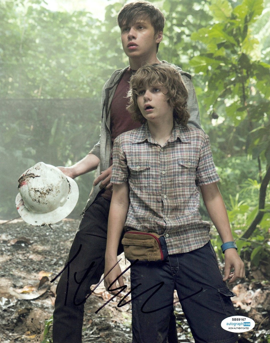 Ty Simpkins Signed JURASSIC WORLD 8x10 Photo Autograph Actor ACOA