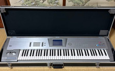 KORG Trinity V3 PRO 61-Key Synthesizer w/case