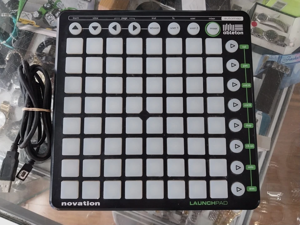 NOVATION ORIGINAL MK1 LAUNCHPAD MIDI ABLETON CONTROLLER USB NOVLPD01 - image 2 of 4