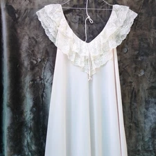 Vintage Lucie Ann Full Length Small Nightgown Pale Pink Barely Worn If At All 