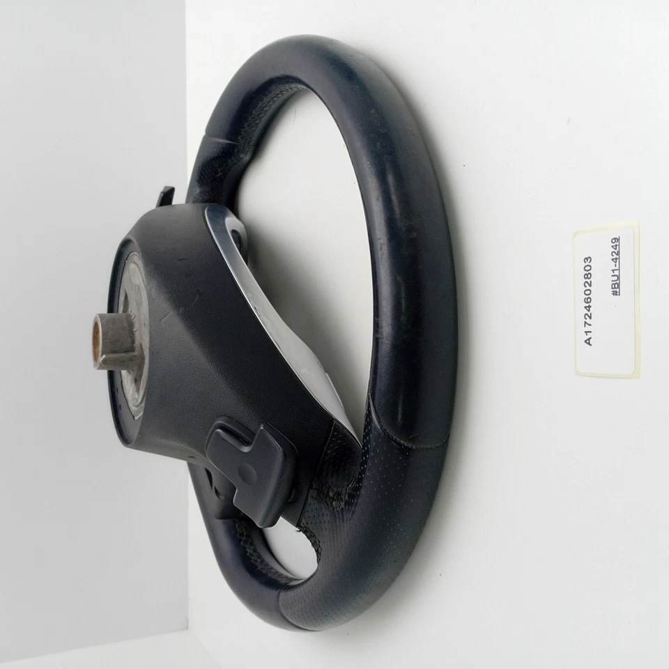 2009-2016 Mercedes-Benz E500 Steering Wheel A1724602803 - Image 4 of 4