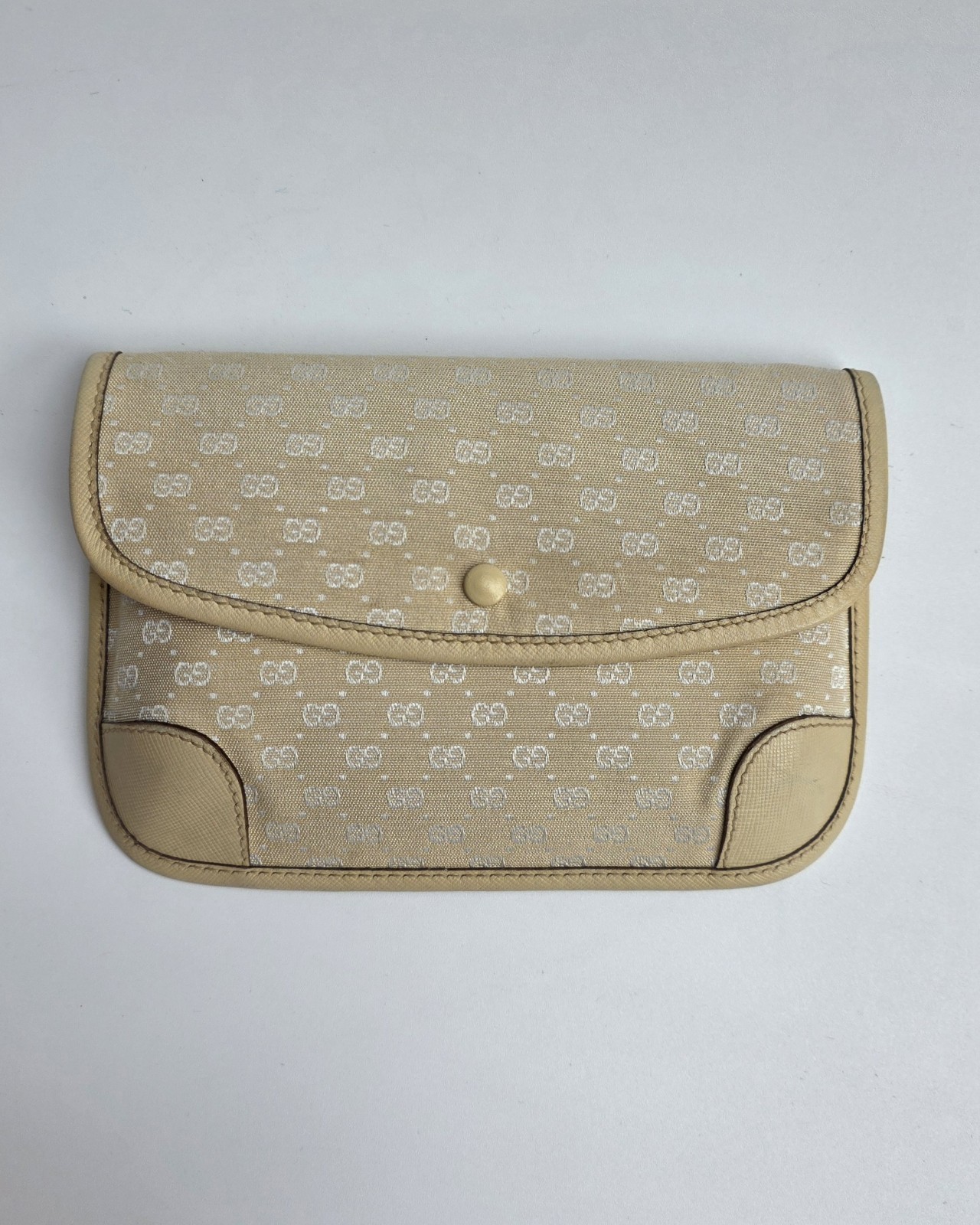 Mini pochette Gucci vintage in micro GG monogram e pelle beige, anni '90