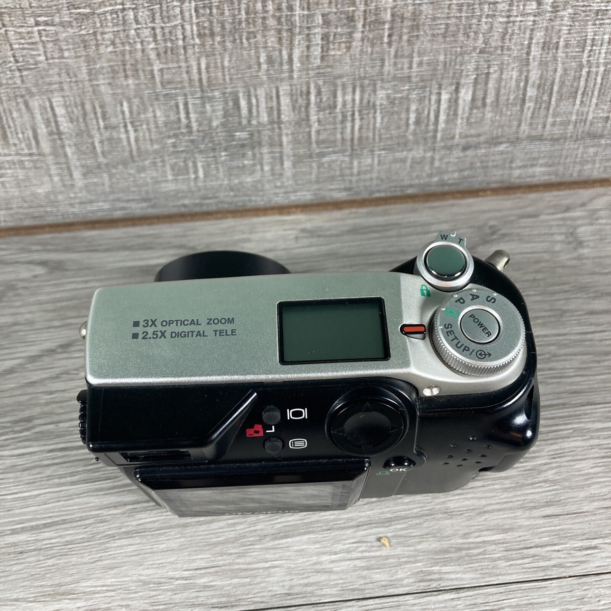 Olympus CAMEDIA C-2000 Zoom 2.1MP Digital Camera - Black