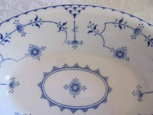 Allerton's China England-Stockholm-Blue Flowers-10" Oval Serving Bowl - 第 2/12 張圖片