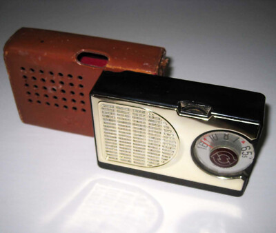 SPICA ® ST-600 Portable Transistor Radio With Leather Carry Case